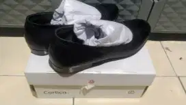 Sepatu pdh wanita merk Cortica