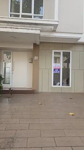 Disewakan rumah 8x12 DI LATIGO VILLAGE gading serpong 3KT BERSIH RAPIH