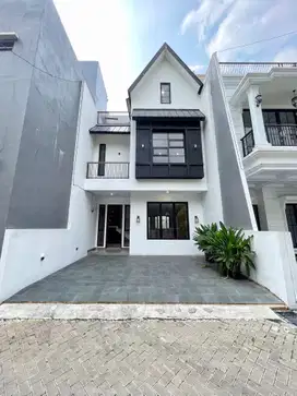 Rumah Baru Mewah Teduh Dalam Cluster Pinggir Jalan Besar Di Jagakarsa