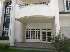 DIJUAL VILLA Jl. MULTATULI Medan