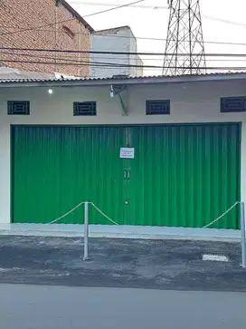 Ruko Strategis Ramai di jl Raya rawabinong lb buaya Jakarta Timur