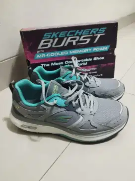 Sepatu Skechers Go Walk Go Workout