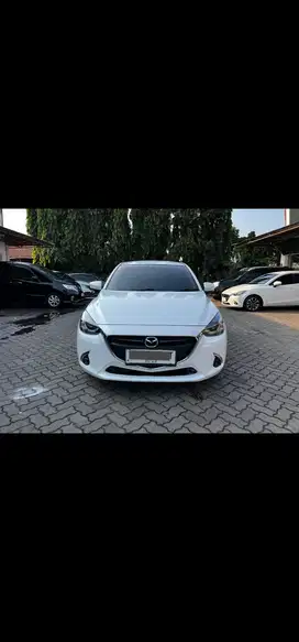 MAZDA R AT HB 2017 SKYACTIVE FACELIFT WHITE EDITION MULUS LIKE NEW !!