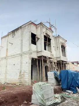 Rumah super strategis ini melengkapi kebahagiaan anda