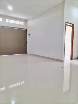 Disewakan Rumah Minimalis Baru, cluster, layout oke, nyaman, aman