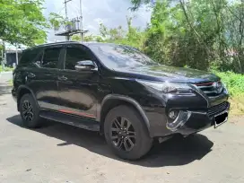 Dijual cepat fortuner srz 2017 automatic