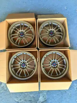 Velg re30 r17 4x100/114 lbr7,5 et38