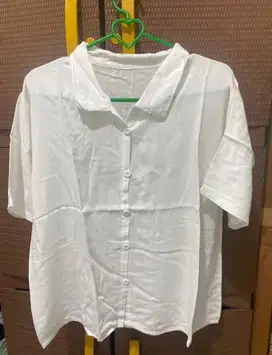 Kemeja putih bersih