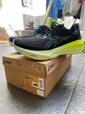 ASICS Novablast 4 (WIDE) - Ex Used