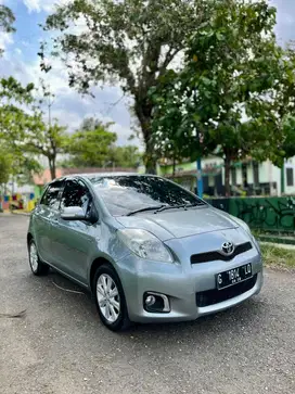 Yaris J Manual 2012