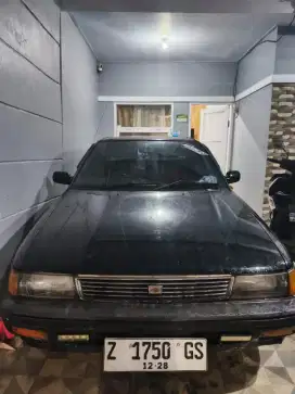 Toyota corona hitam