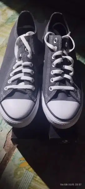 Converse low warna abu/grey