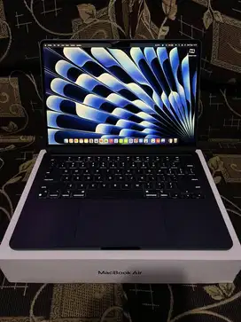 (Preloved) - Macbook Air M2 - (8/256)