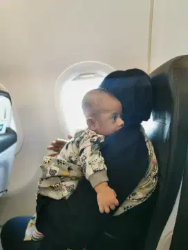 Di cari baby sitter untuk bayi usia 6 bulan