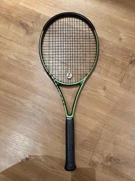 Wilson Blade v8 95% mulus Raket tenis