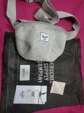 The herschel raven x one size