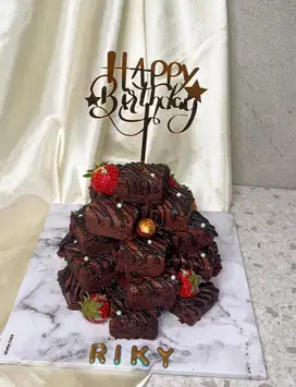 PO Miette Cake Brownies Tower Birthday Kue