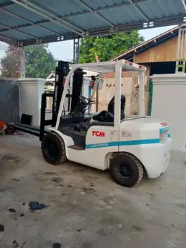 Forklift TCM 3 Ton,Matic,Tiang 3 Meter,Mesin Isuzu C240,Tahun 2017