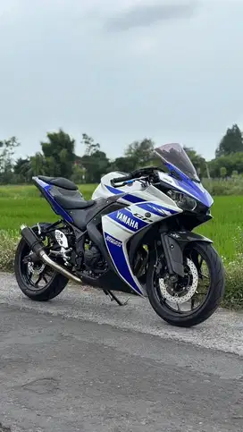 YAMAHA R25 2015 BLUE GP