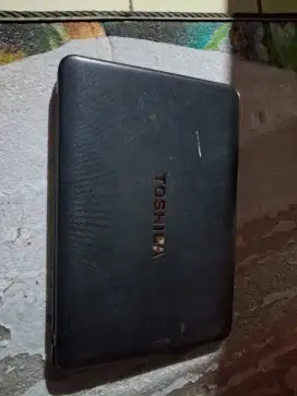 LAPTOP TOSHIBA HITAM