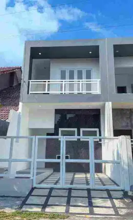Rumah Gress Minimalis Tenggilis