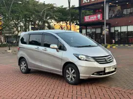 Honda Freed PSD E AT 2012 Silver