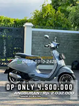 DP 4,5 Jutaan Vespa Sprint 150 ABS 2022
GreyMateria
