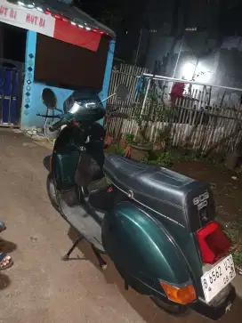 vespa excel 150 tahun 2000