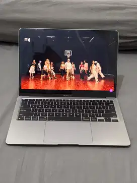 Macbook Air M1 2020 8/256 Second Garansi Resmi