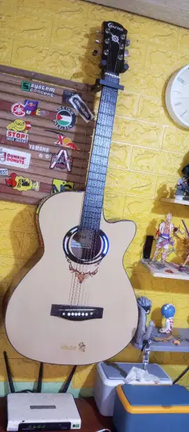 Gitar Crafter Ori jual 250ribu beli baru 550 ,udah Tanbes ,mulus sehat