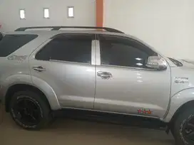 Toyota Fortuner 2005 Bensin