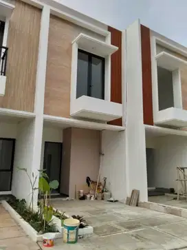 Ready stok , lokasi strategis pinggir jalan raya DP suka suka
