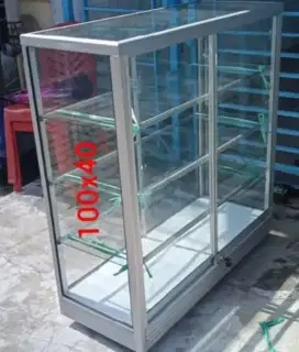 Jual cepat etalase 1 m.