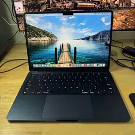 Macbook Air M2 13 inch 2022 8/256 Normal Midnight