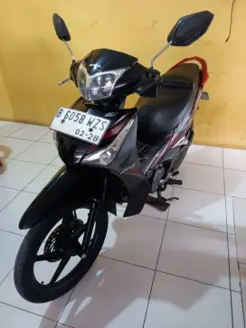 Supra 2012 helm in