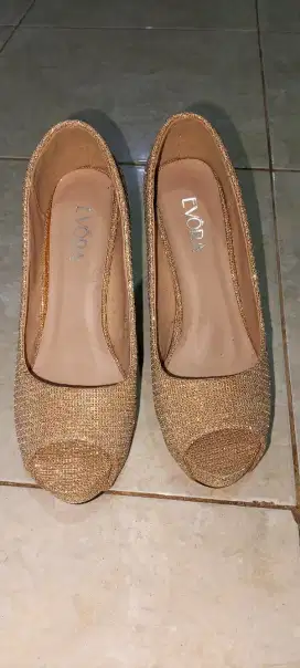 SEPATU HEELS EVORA