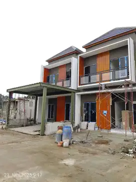 Rumah cluster istimewa pinggir jalan utama dekat ke tol atiwarna