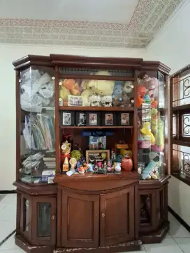 Bismillah, dijual cepat lemari pajangan borneo