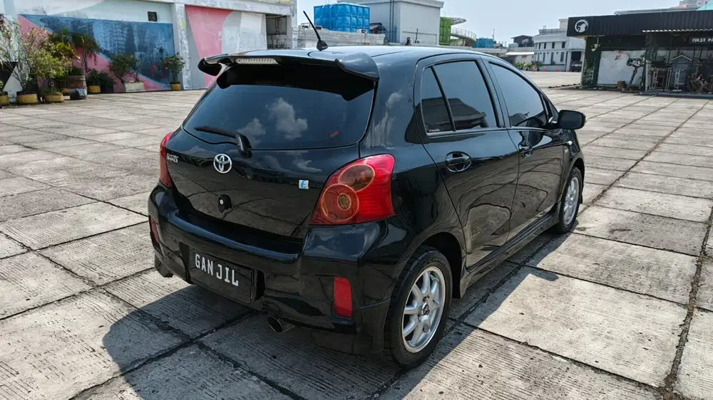 Toyota Yaris E At 2012 Hitam Km Low  80an Tdp 25jt