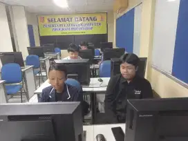 Mencari Pekerjaan Freelance & Operator Gudang