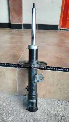 Shock breker kanan xpander