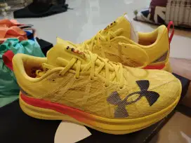 Sepatu Under Armour velocity Pro street racer