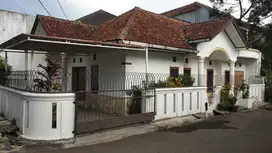 DIJUAL RUMAH STRATEGIS TENGAH KOTA KIARACONDONG BANDUNG