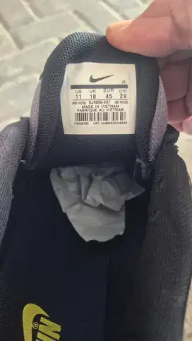 Sepatu dijual murah