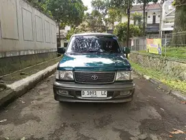 Kijang krista diesel mt 2000 hijau.