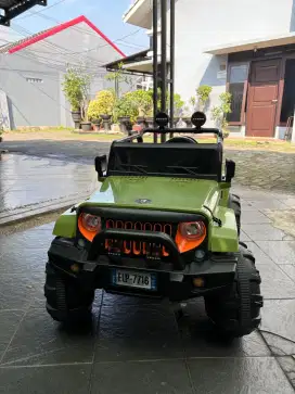 Mobil remote, bisa untuk berdua. Bangku 2