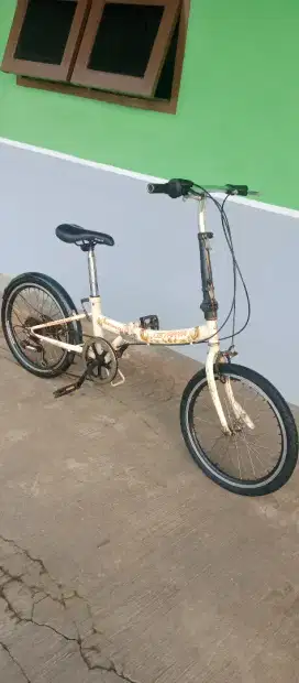 Sepeda lipat 20