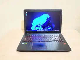 Asus rog strix GL553VD core i7-7700 ram 16/1 TB hardisk