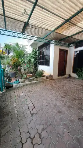 Rumah antik artistik kokoh siap huni di kanayakan dago
