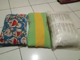 Bantal hotel dan bantal anak take all